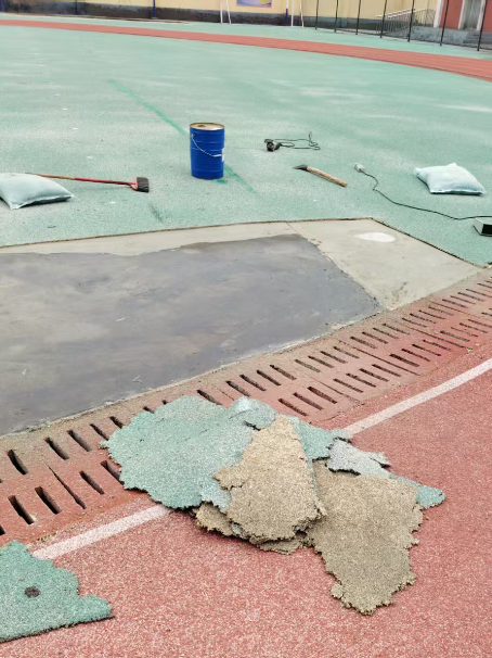 鸡西球场翻新维修补、球场翻新修补改造